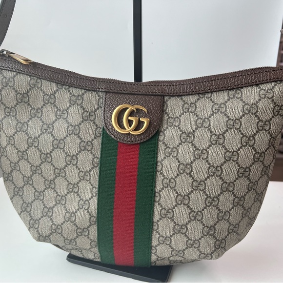 Meet your Posher, Jules Luxe - Picture 6 of 9